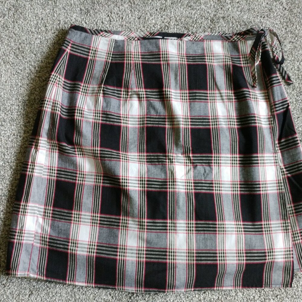 🛍️ BUNDLE ONLY Fairway Sport Black White Red Plaid Skort Size 12 - runs Smaller